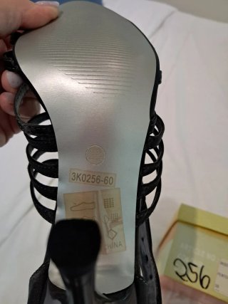 Sandalias de tacón negras