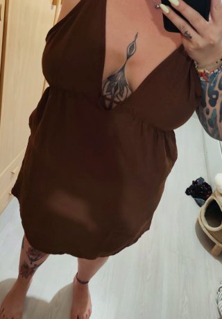Vestido marrón con tirantes
