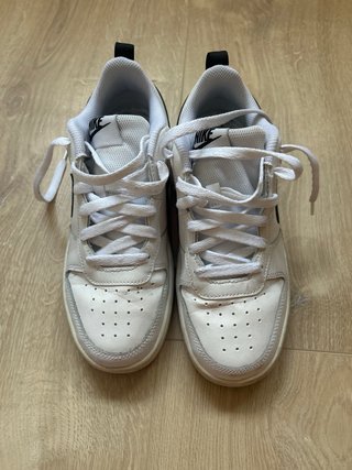 Zapatillas Nike Talla 37.5 Blancas y Negras
