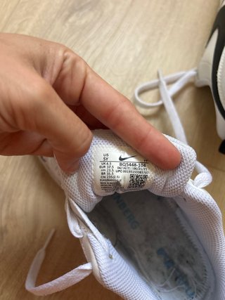 Zapatillas Nike Talla 37.5 Blancas y Negras
