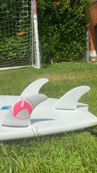 Tabla surf epoxy. NSP 5'6. Cola fish Incluye funda