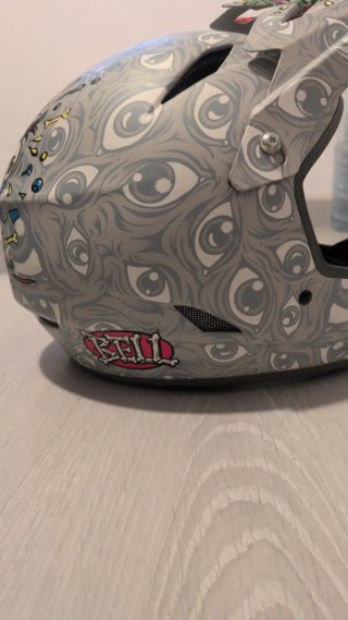 Casco BELL Diseño Timbo Phillips