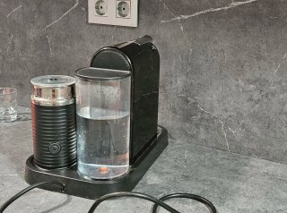 Cafetera DeLonghi Negra