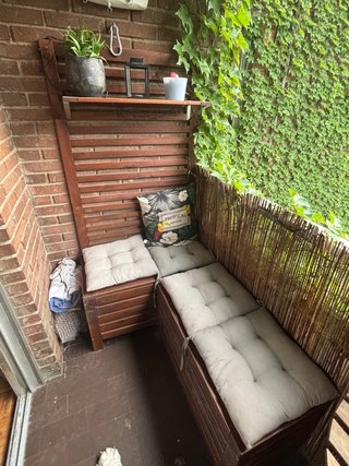 Mueble de jardín de madera y bambú