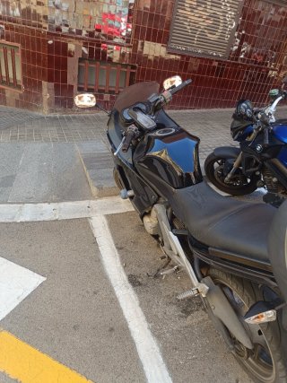 Kawasaki ER6F Negra