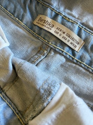 Mono corto vaquero Bershka