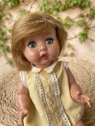 Muñeca clásica Ángela I