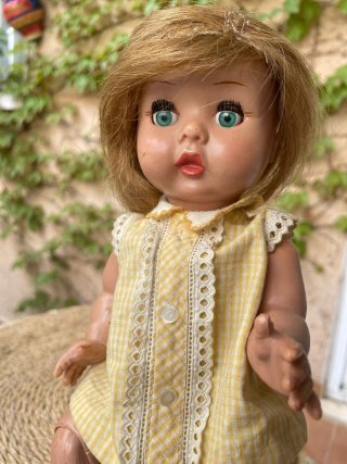 Muñeca clásica Ángela I