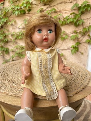 Muñeca clásica Ángela I
