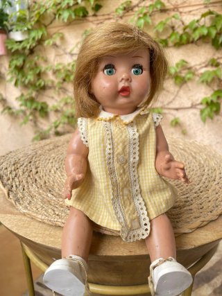 Muñeca clásica Ángela I