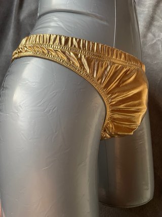 Tanga Dorado Metalizado Hombre