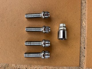 Tornillos antirrobo para llantas