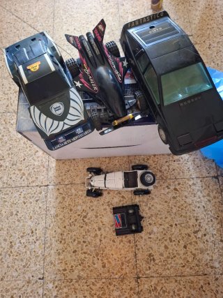 Lote 4 coches de juguete.