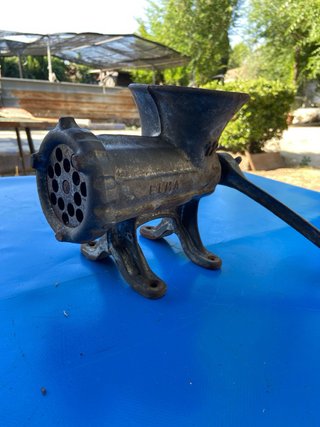 Picadora Manual Vintage de hierro de la marca Elma