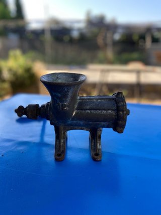 Picadora Manual Vintage de hierro de la marca Elma
