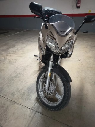 Honda Varadero 125 Adventure Beige/Negro