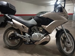 Honda Varadero 125 Adventure Beige/Negro
