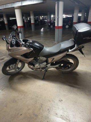 Honda Varadero 125 Adventure Beige/Negro