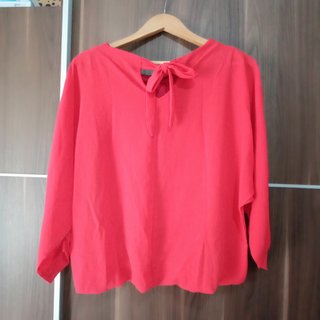 Blusa roja manga 3/4 con pedrería