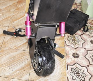 Patinete eléctrico tipo scooter con asiento