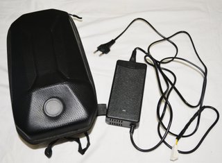 Patinete eléctrico tipo scooter con asiento