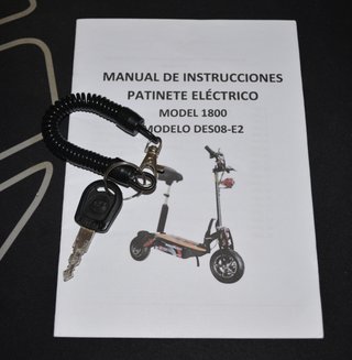 Patinete eléctrico tipo scooter con asiento
