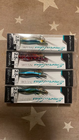 Lote 15 Daiwa Emeraldas 2.5 y 3.0