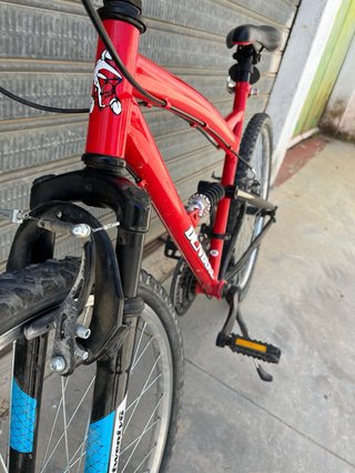 Bicicleta Roja Doble Suspensión