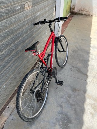 Bicicleta Roja Doble Suspensión