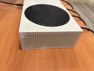 Xbox Series S Blanca con 4 mandos