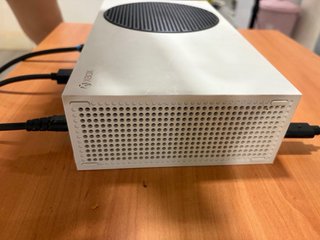 Xbox Series S Blanca con 4 mandos