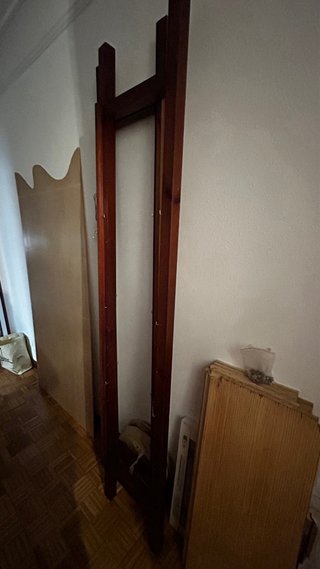 Estantería de madera seminueva