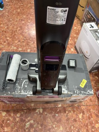 Aspiradora Eureka RapidWash NEW730