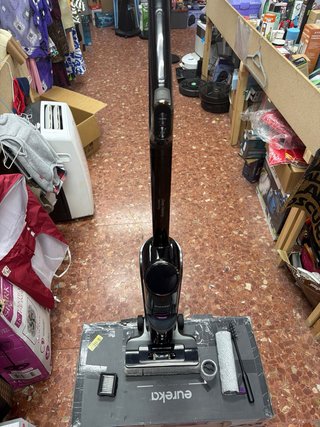 Aspiradora Eureka RapidWash NEW730