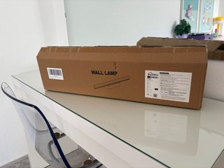 Lámpara LED nueva