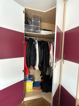 Armario juvenil, estantería, mesita y cajonera