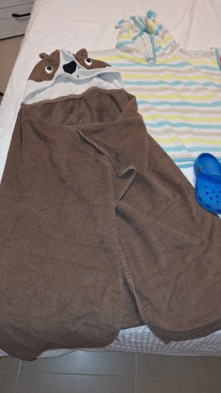 Ponchos Toalla Niño/Niña Frozen y Marvel y más
