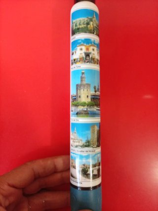 Bolígrafo Gigante de Sevilla