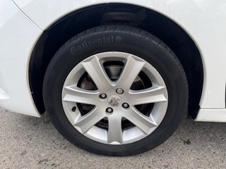 Peugeot 207 2007 130.000km pegatina c gasolina