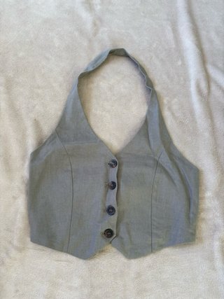 Top de traje gris sin mangas