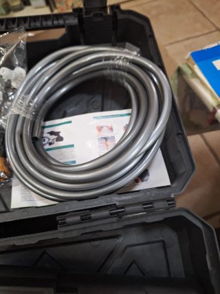Hidrolimpiadora a batería con maletín