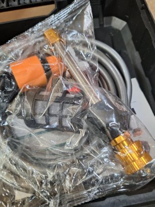 Hidrolimpiadora a batería con maletín