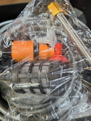 Hidrolimpiadora a batería con maletín