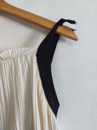 Zara Vestido Plisado Crema