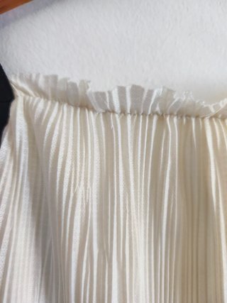 Zara Vestido Plisado Crema