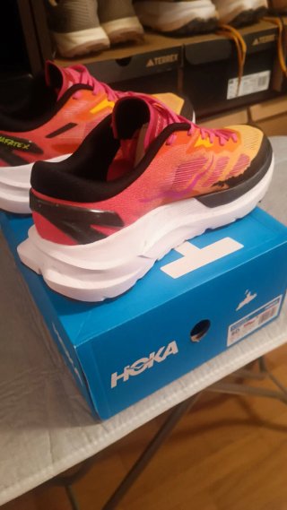 Hoka Mafate X Naranja/Rosa