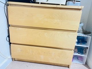 Cómoda/Mesitas de noche Ikea madera y Sofá cama