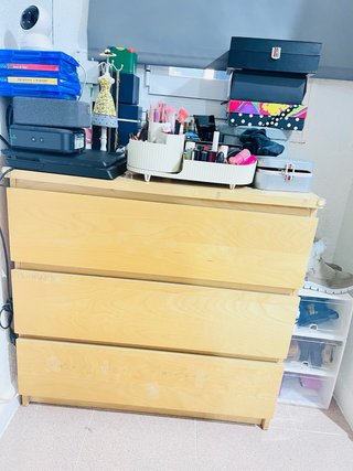 Cómoda/Mesitas de noche Ikea madera y Sofá cama
