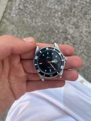 Reloj Lotus Negro y Plateado