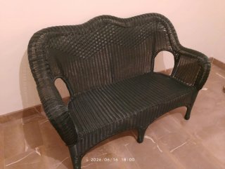 Sofá de mimbre verde